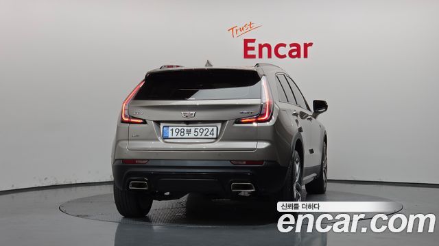 Cadillac XT4 2023 — photo 4