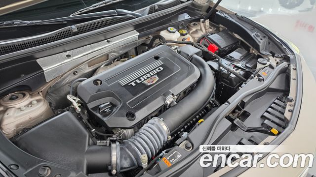 Cadillac XT4 2023 — photo 6