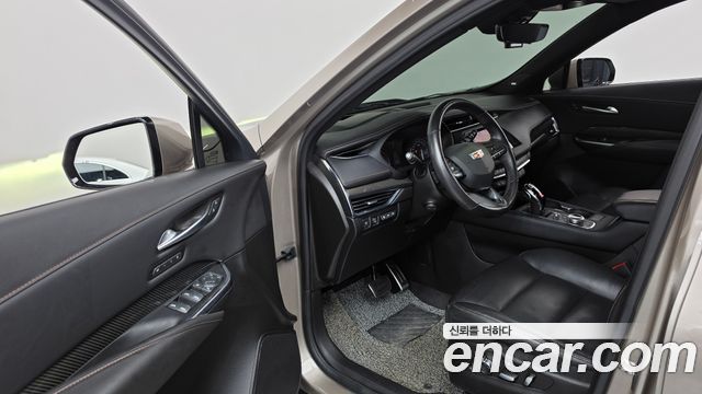 Cadillac XT4 2023 — photo 13