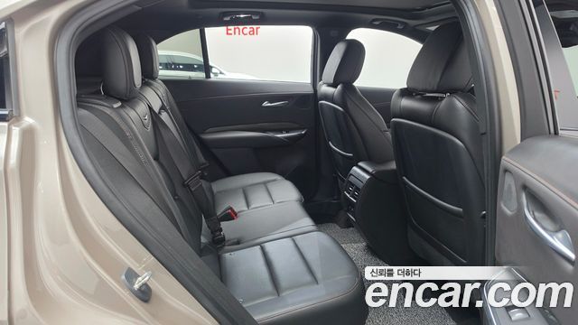 Cadillac XT4 2023 — photo 17