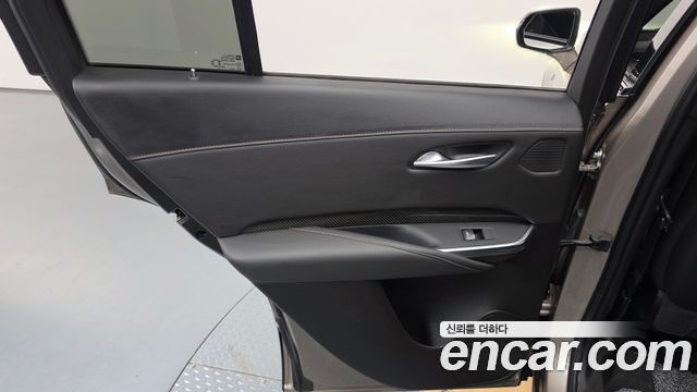 Cadillac XT4 2023 — photo 15