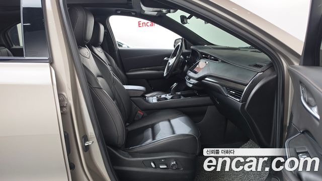 Cadillac XT4 2023 — photo 16