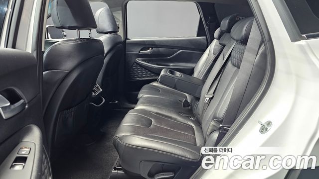 Hyundai Santafe 2019 — photo 18