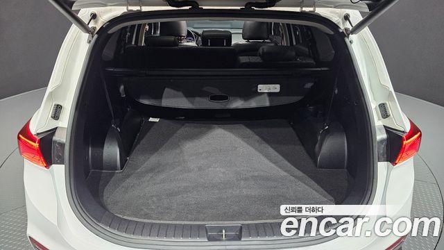Hyundai Santafe 2019 — photo 31