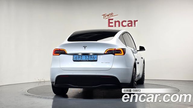 Tesla Model Y 2022 — photo 4