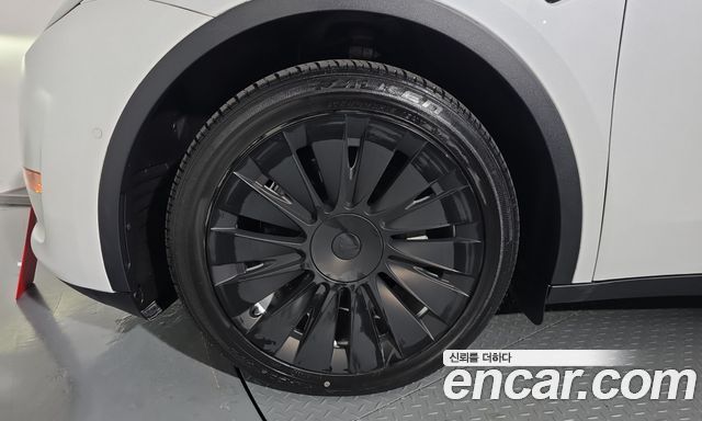 Tesla Model Y 2022 — photo 5
