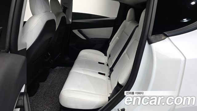 Tesla Model Y 2022 — photo 17
