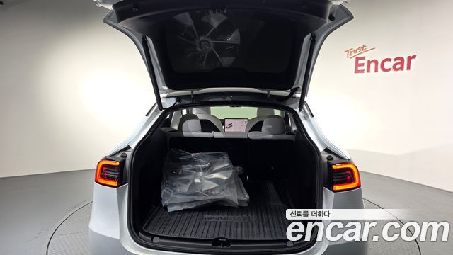 Tesla Model Y 2022 — photo 25