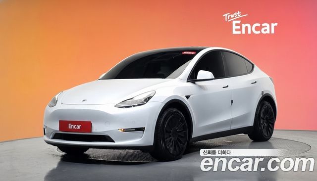 Tesla Model Y 2022 — photo 1