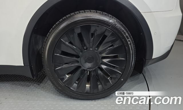 Tesla Model Y 2022 — photo 7