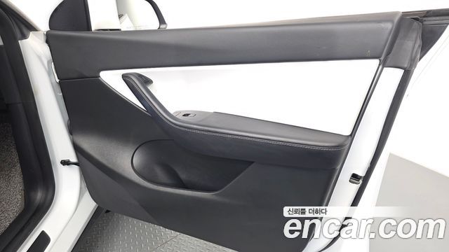 Tesla Model Y 2022 — photo 14