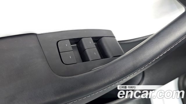 Tesla Model Y 2022 — photo 28