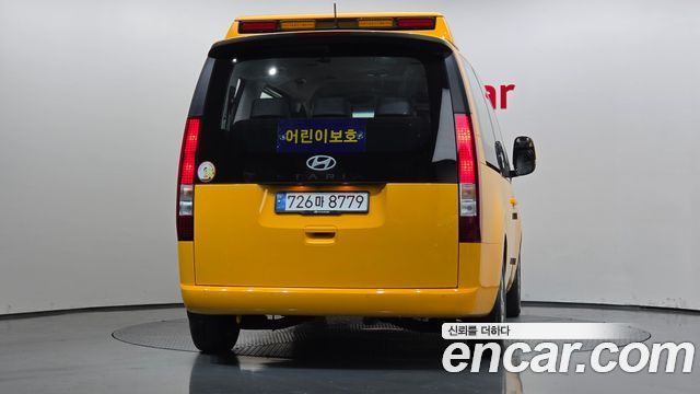 Hyundai Staria 2025 — photo 4