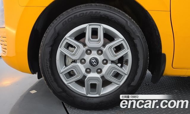 Hyundai Staria 2025 — photo 5