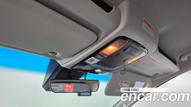 Hyundai Staria 2025 — photo 22