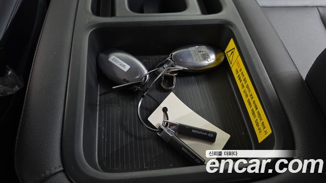 Hyundai Staria 2025 — photo 23