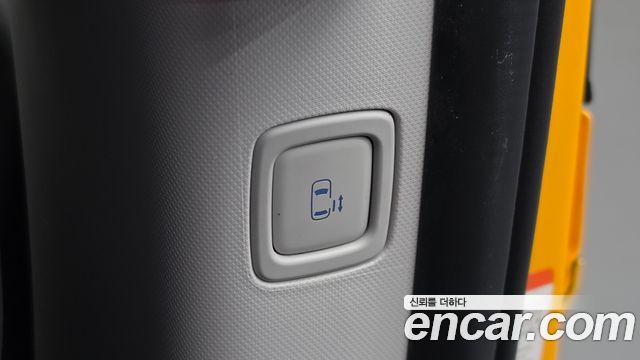 Hyundai Staria 2025 — photo 24