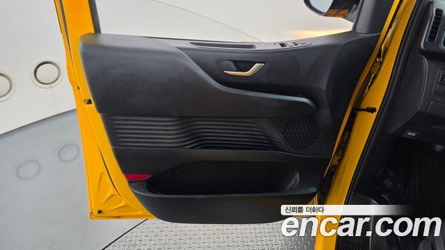 Hyundai Staria 2025 — photo 14