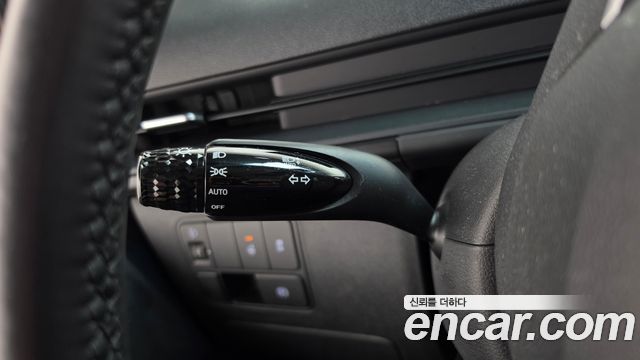 Hyundai Staria 2025 — photo 28
