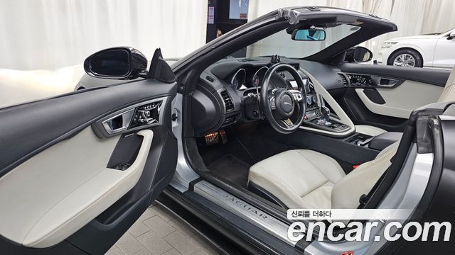 Jaguar F-TYPE 2014 — photo 10