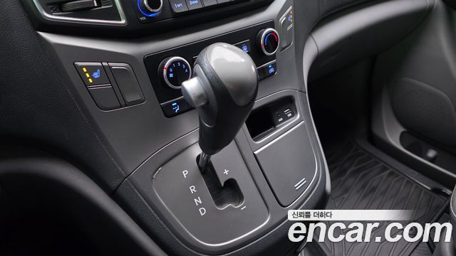 Hyundai Starex 2016 — photo 12