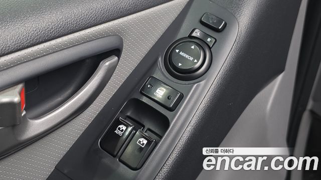 Hyundai Starex 2016 — photo 18