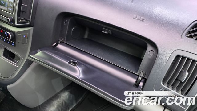 Hyundai Starex 2016 — photo 26