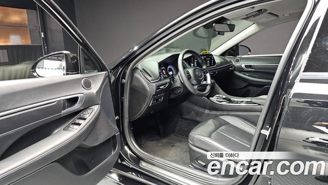 Hyundai Sonata 2022 — photo 13