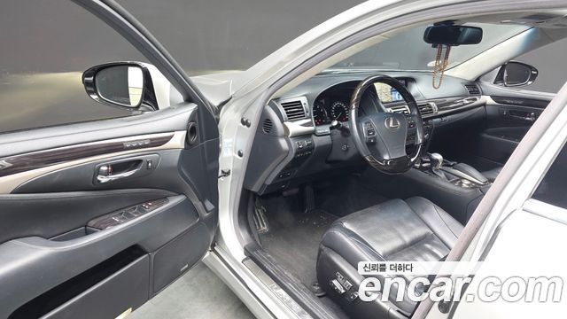 Lexus LS 2014 — photo 10