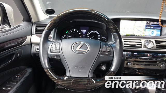 Lexus LS 2014 — photo 13