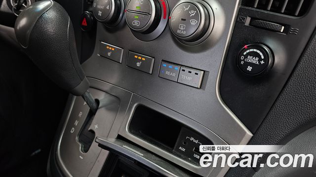 Hyundai Starex 2014 — photo 18