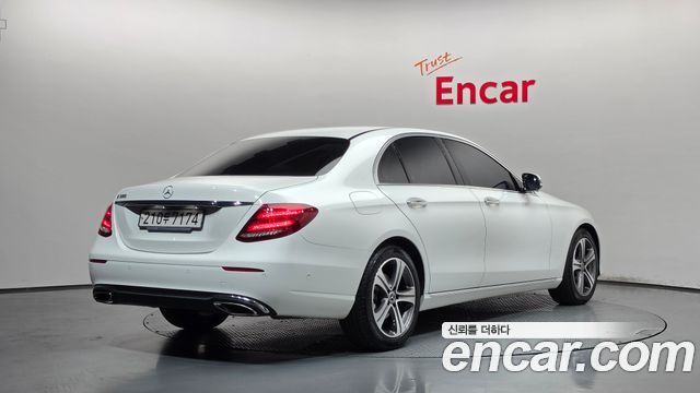Mercedes-Benz E-Class 2020 — photo 2
