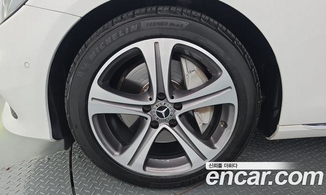 Mercedes-Benz E-Class 2020 — photo 5