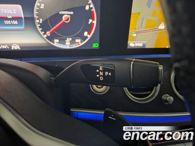 Mercedes-Benz E-Class 2020 — photo 12