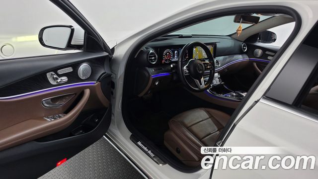 Mercedes-Benz E-Class 2020 — photo 13