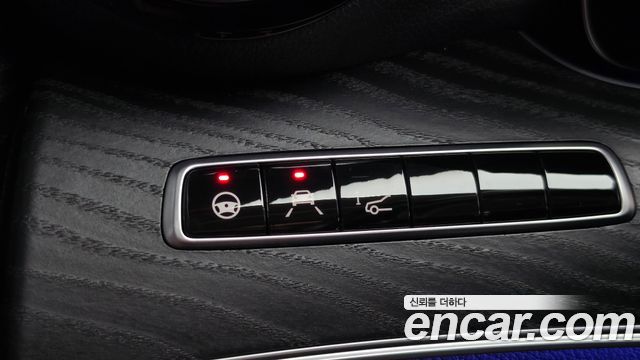 Mercedes-Benz E-Class 2020 — photo 24