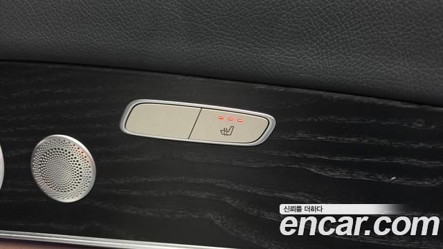 Mercedes-Benz E-Class 2020 — photo 26