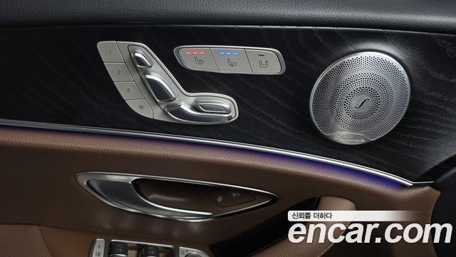 Mercedes-Benz E-Class 2020 — photo 28