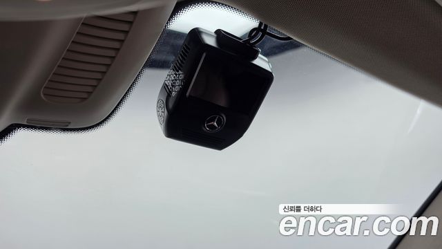 Mercedes-Benz E-Class 2020 — photo 30