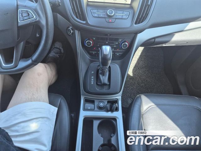 Ford Kuga 2017 — photo 14