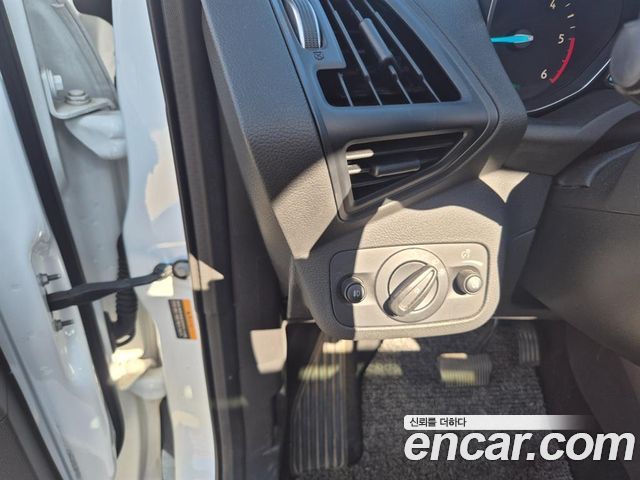 Ford Kuga 2017 — photo 15