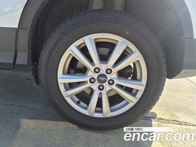 Ford Kuga 2017 — photo 19