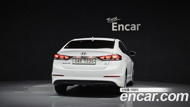 Hyundai AVANTE 2018 — photo 4