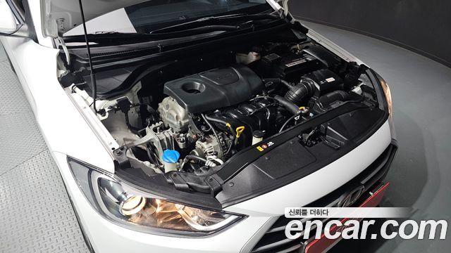Hyundai AVANTE 2018 — photo 6