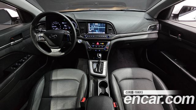 Hyundai AVANTE 2018 — photo 7