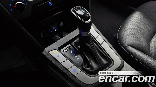 Hyundai AVANTE 2018 — photo 9