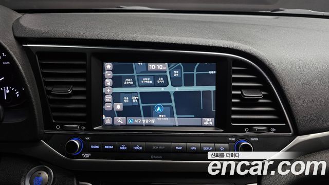 Hyundai AVANTE 2018 — photo 13