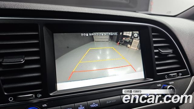 Hyundai AVANTE 2018 — photo 14