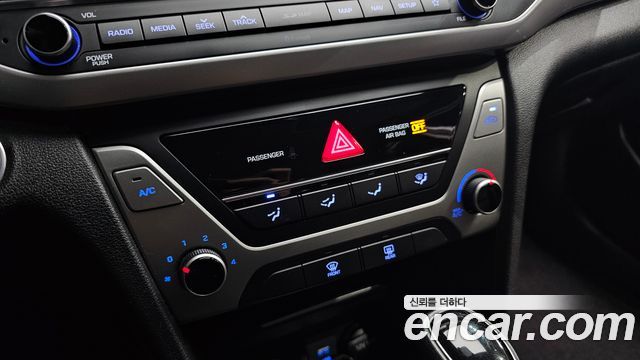 Hyundai AVANTE 2018 — photo 15