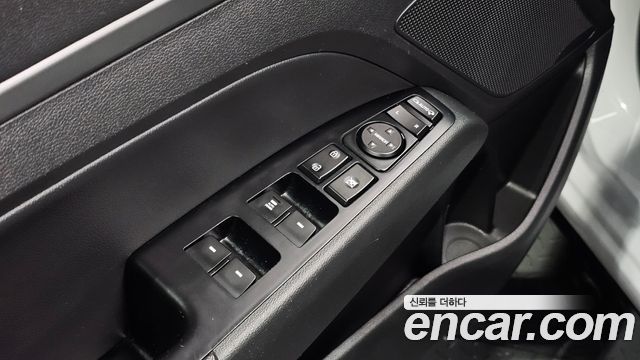 Hyundai AVANTE 2018 — photo 16